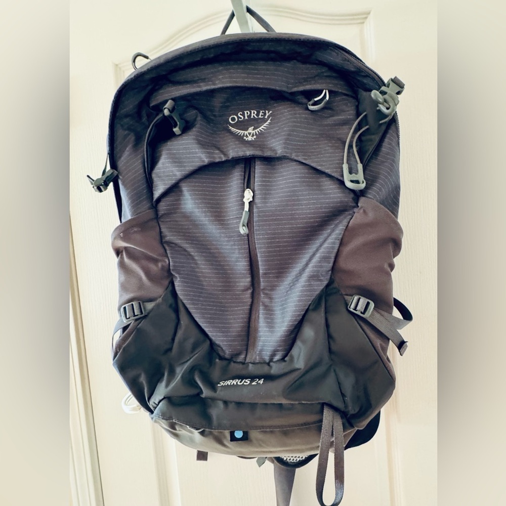 Osprey Sirrus 24 Women’s Hiking Daypack – Like New